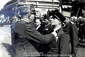 1208- Oran - Place d'Armes - Prise d'Armes - Fevrier 1950